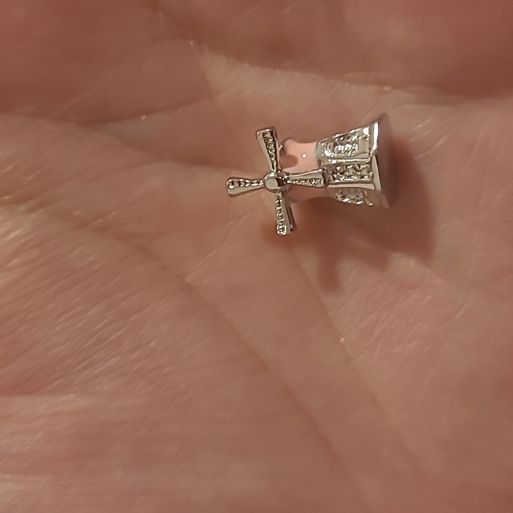 Windmill Charm ❤️ 🐶 - Picture 5 of 5